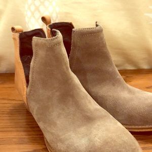 Diba True boots. 8 1/2